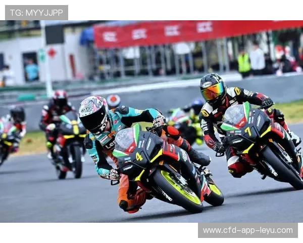 摩托车赛场竞争激烈,多位选手突破个人纪录 摩托车赛场竞争激烈,多位选手突破个人纪录